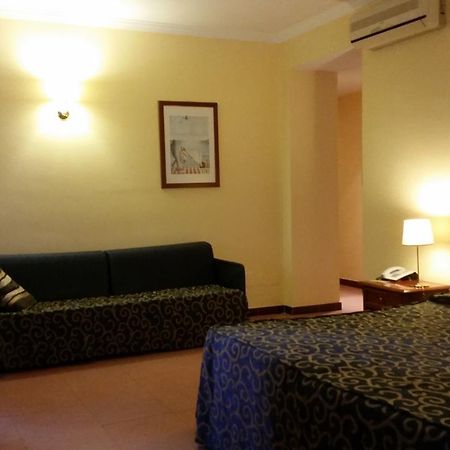 Hotel Villa Ada ปอซซัลโล ภายนอก รูปภาพ