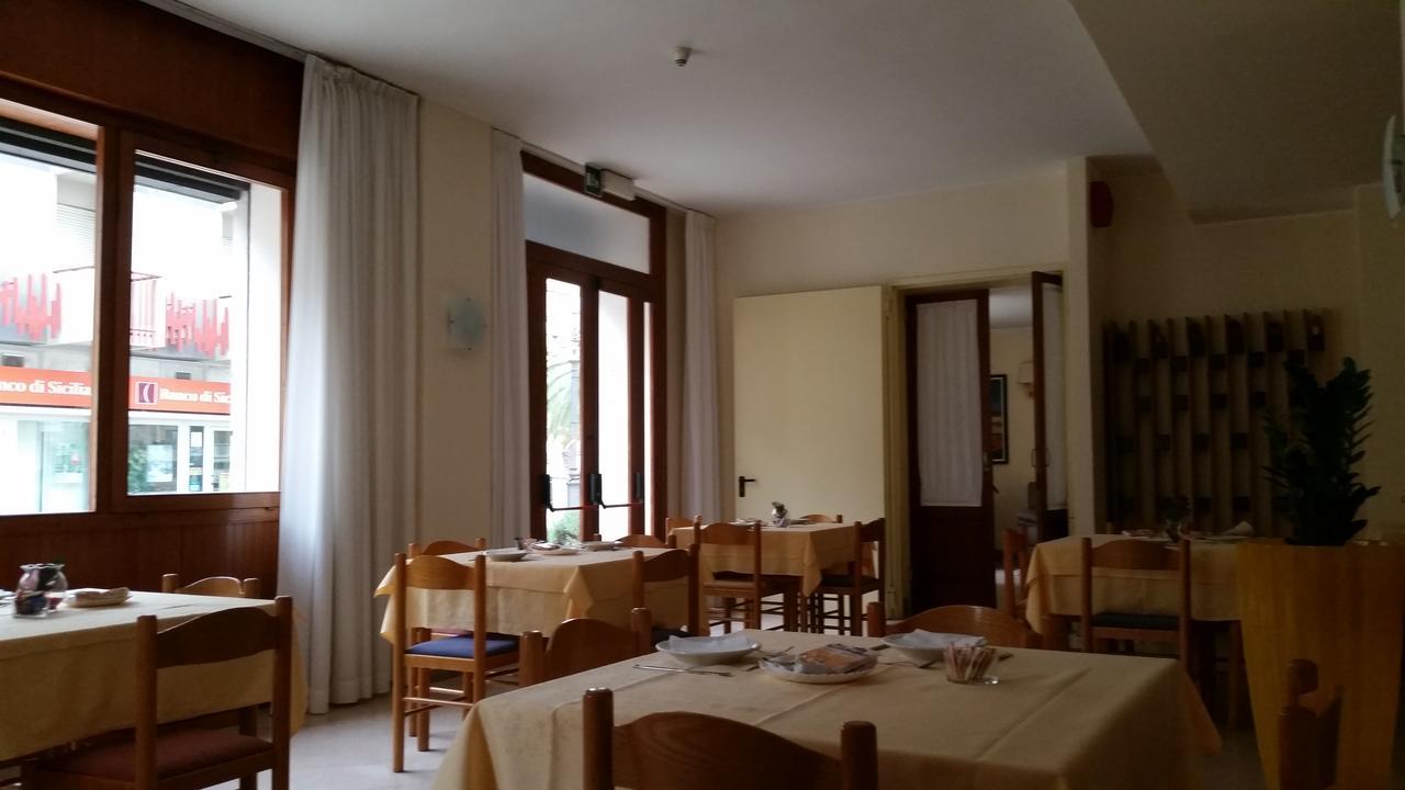 Hotel Villa Ada ปอซซัลโล ภายนอก รูปภาพ